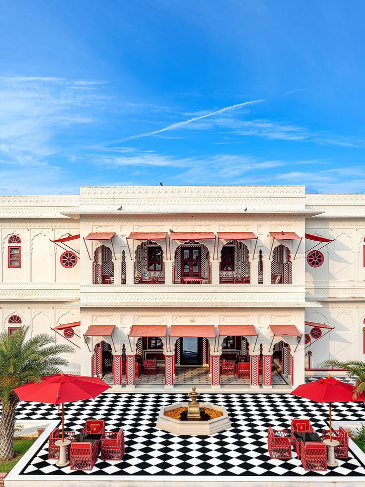 Villa Palladio Jaipur Courtyard