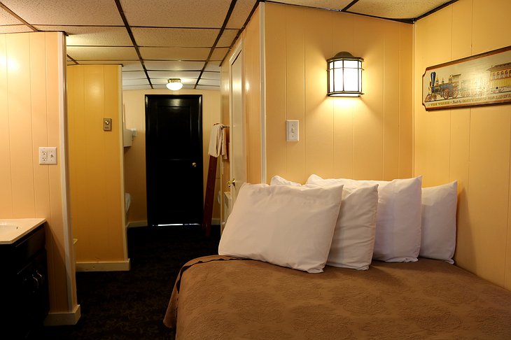 Red Caboose Motel Train Bedroom