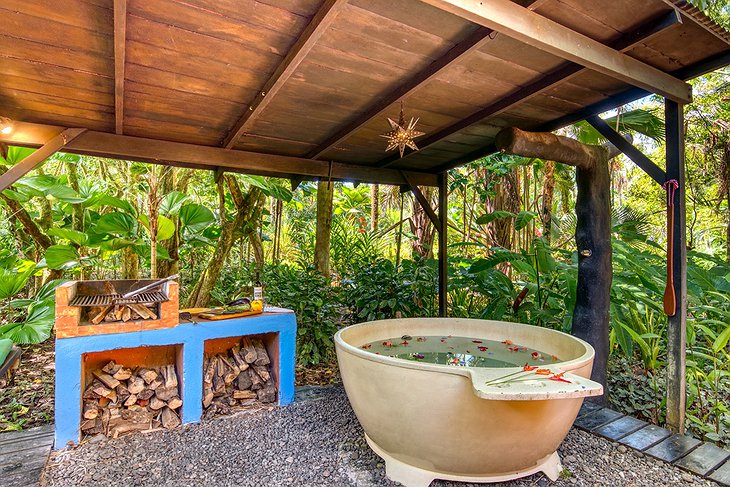 Garden House Outdoor Bathtub