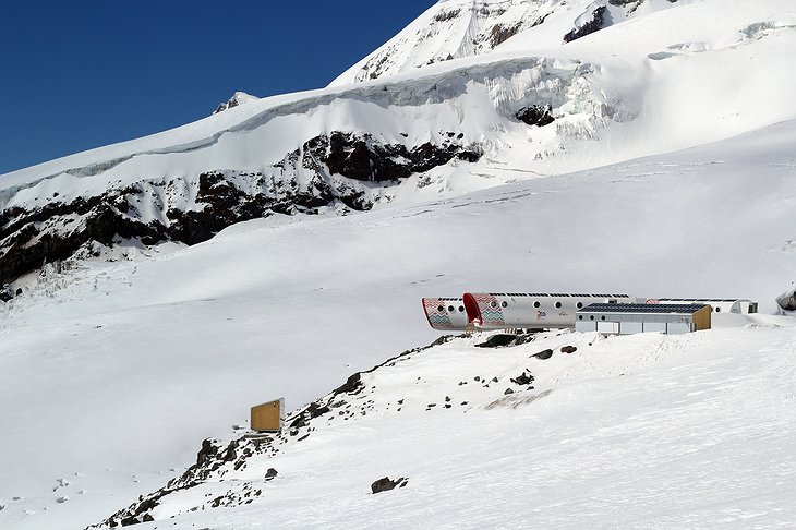 LeapRus Eco Hotel capsules on Mount Elbrus