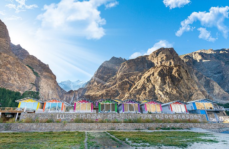 Luxus Hunza Colorful Wooden Huts