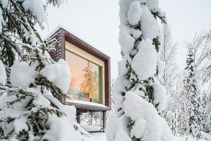 TreeHouse Suite Snowy Exterior