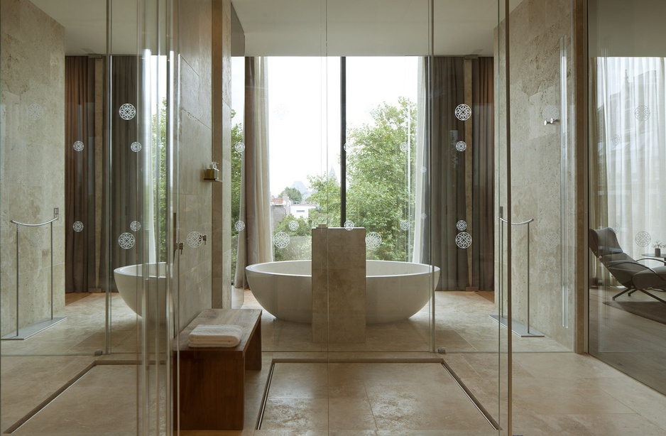 Conservatorium Hotel bathroom with large window