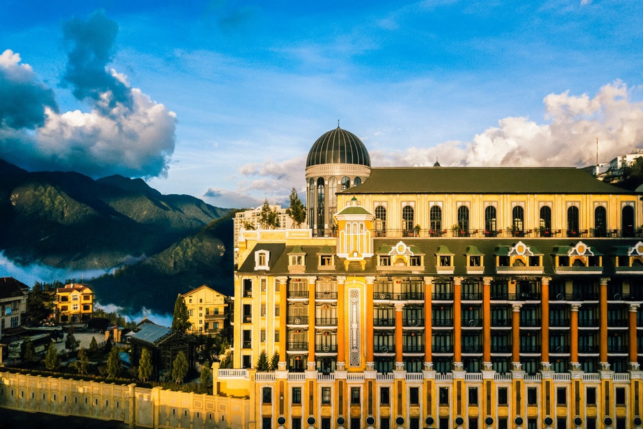 Hotel de la Coupole And The Mountains in Sapa