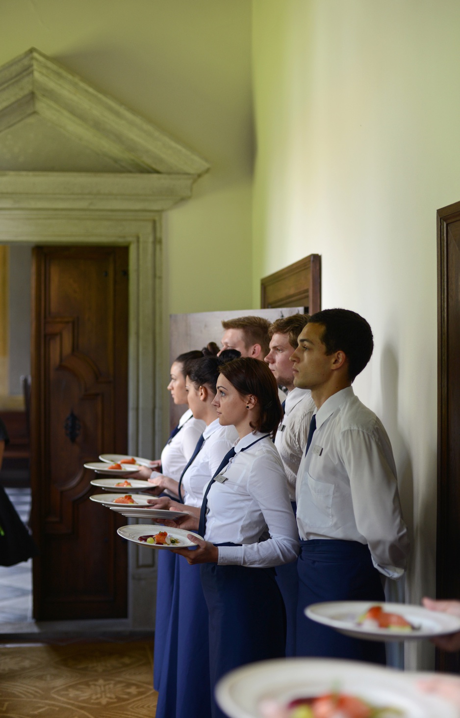 Lithuanian waiters and waitresses