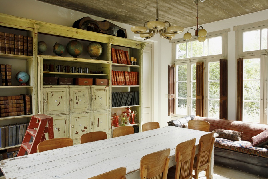 Casa Zinc living room