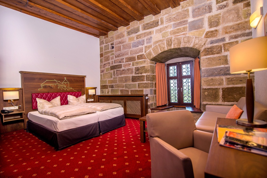 Burg Colmberg Hotel Wooden Ceiling Room