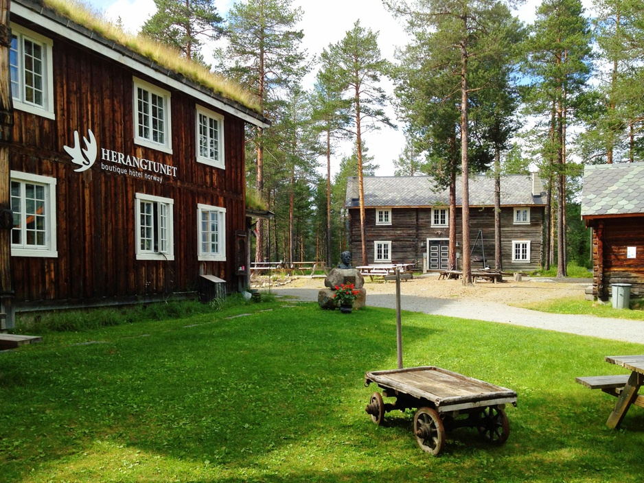 Herangtunet Hotel buildings with green roofs