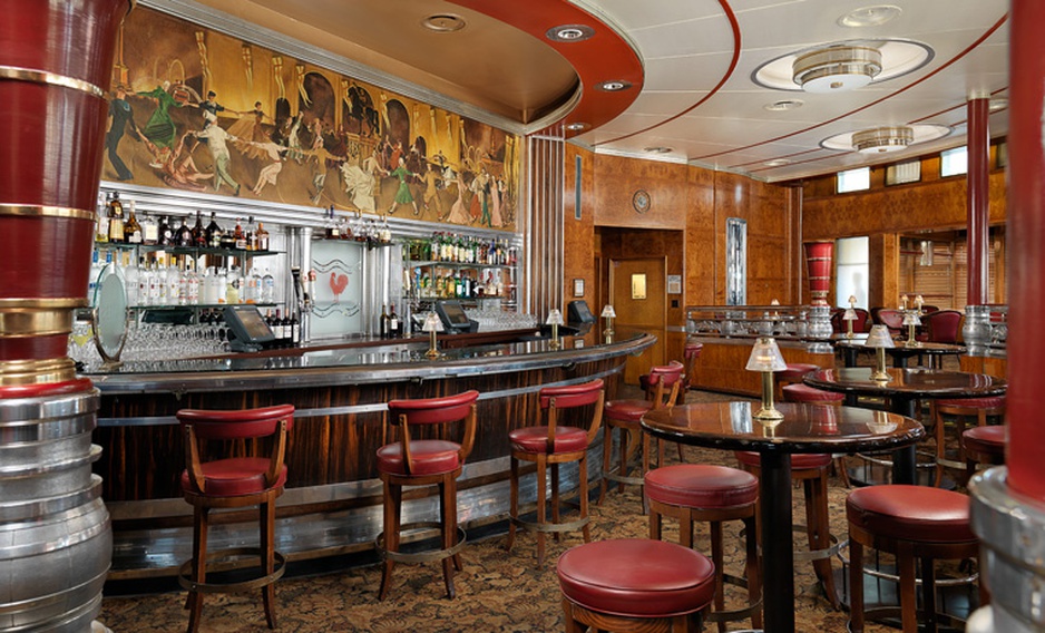 Queen Mary Hotel bar