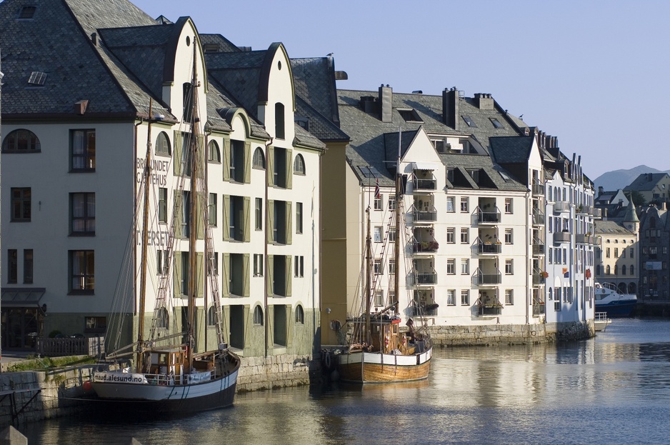 Hotel Brosundet in the harbor of Alesund