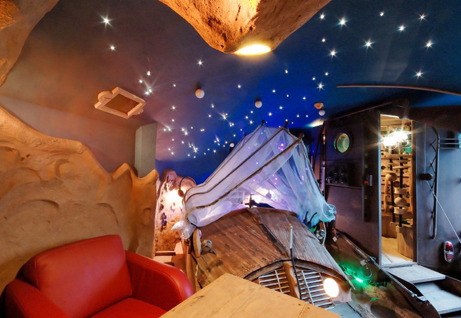 La Balade des Gnomes spaceship room