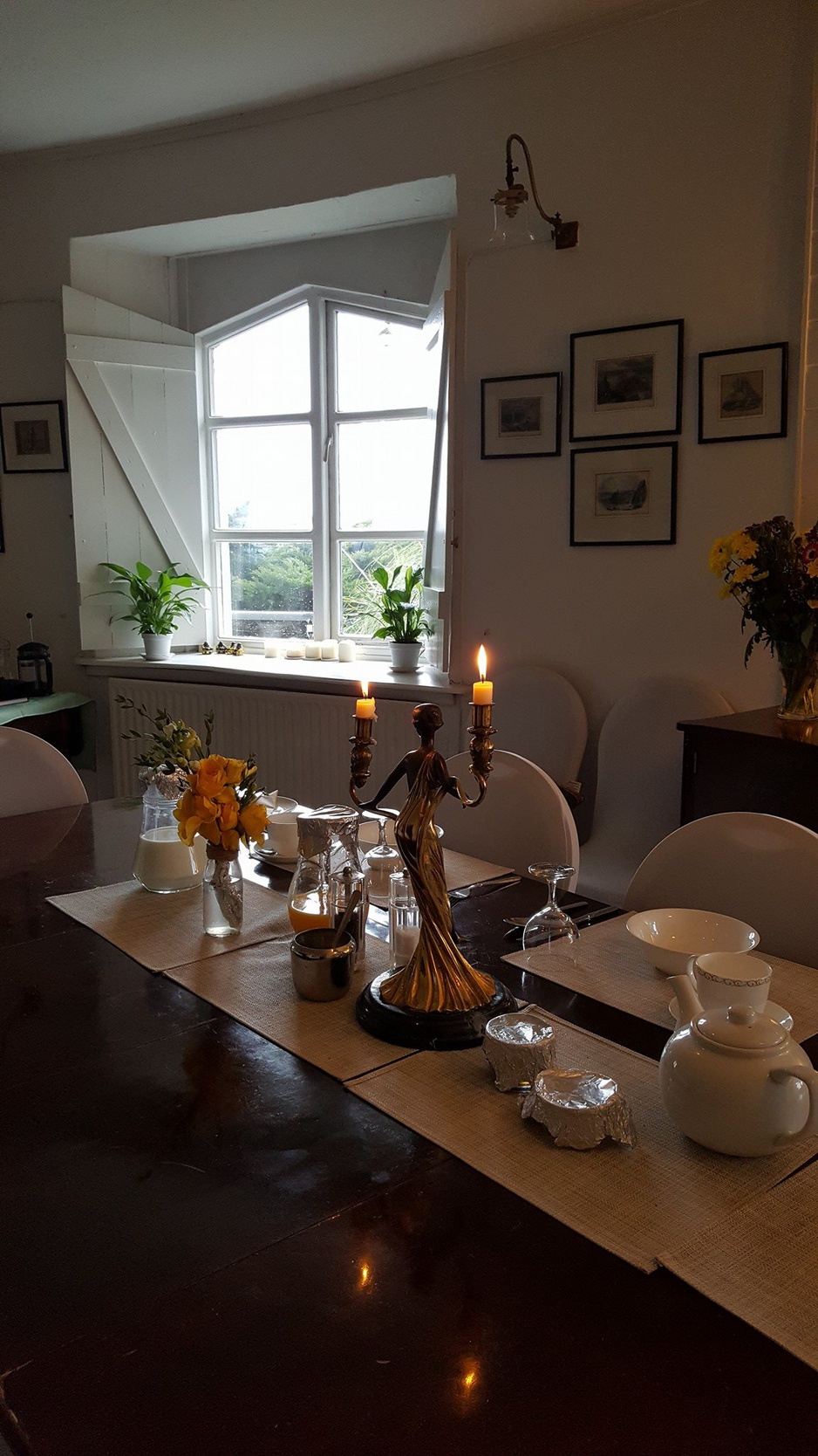 West Usk Lighthouse dining room