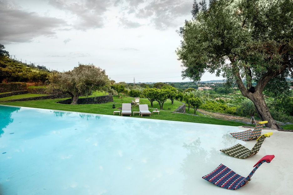 Monaci delle Terre Nere swimming pool