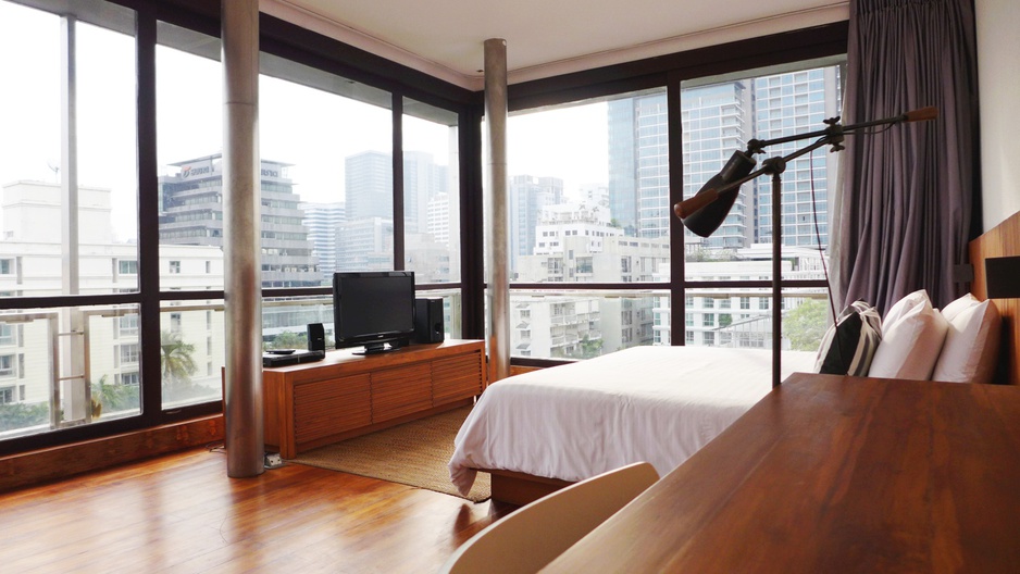 Hotel Luxx XL room with Bangkok panorama