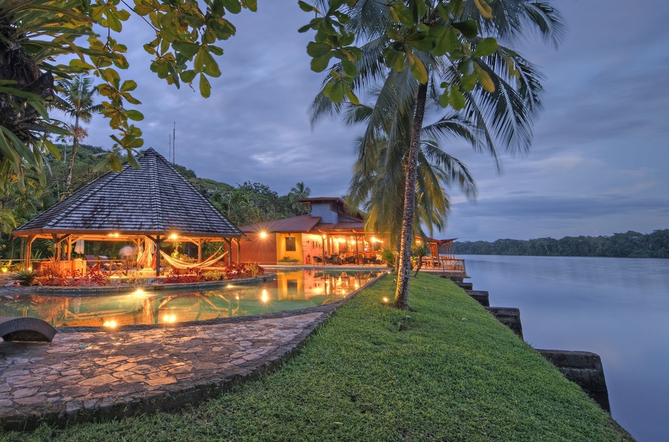 Tortuga Lodge pool and river