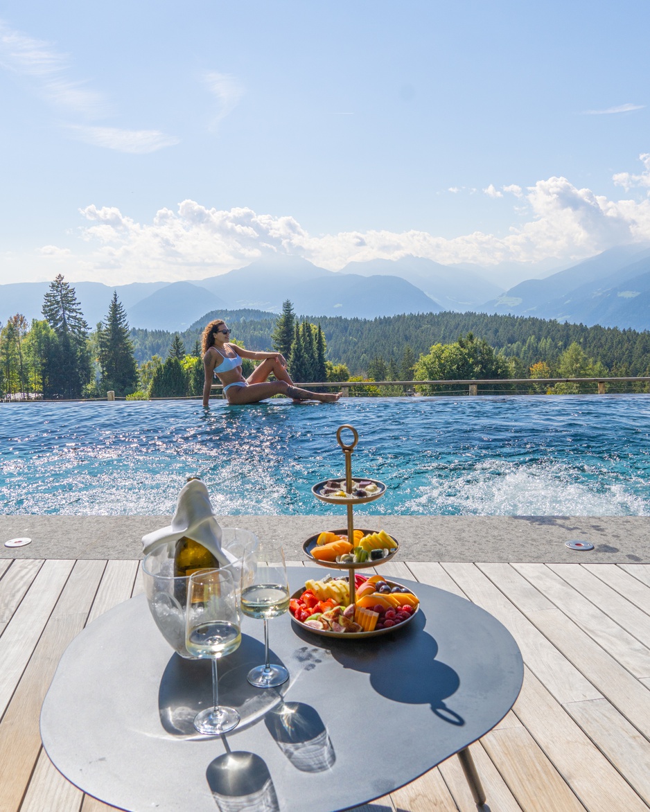 Hotel Chalet Mirabell Poolside Snacks