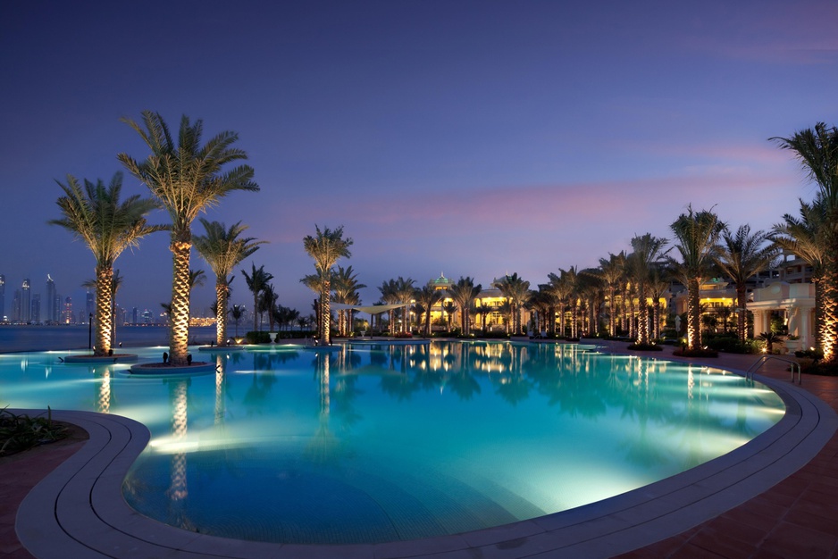 Kempinski Palm Jumeirah swimming pool