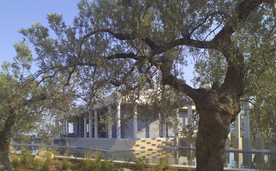 Amanzo'e hotel restaurant exterior