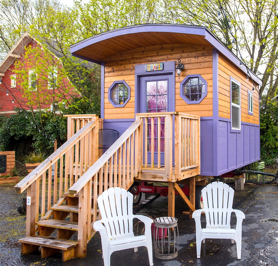 Tiny Digs Hotel - Tiny Gypsy Wagon