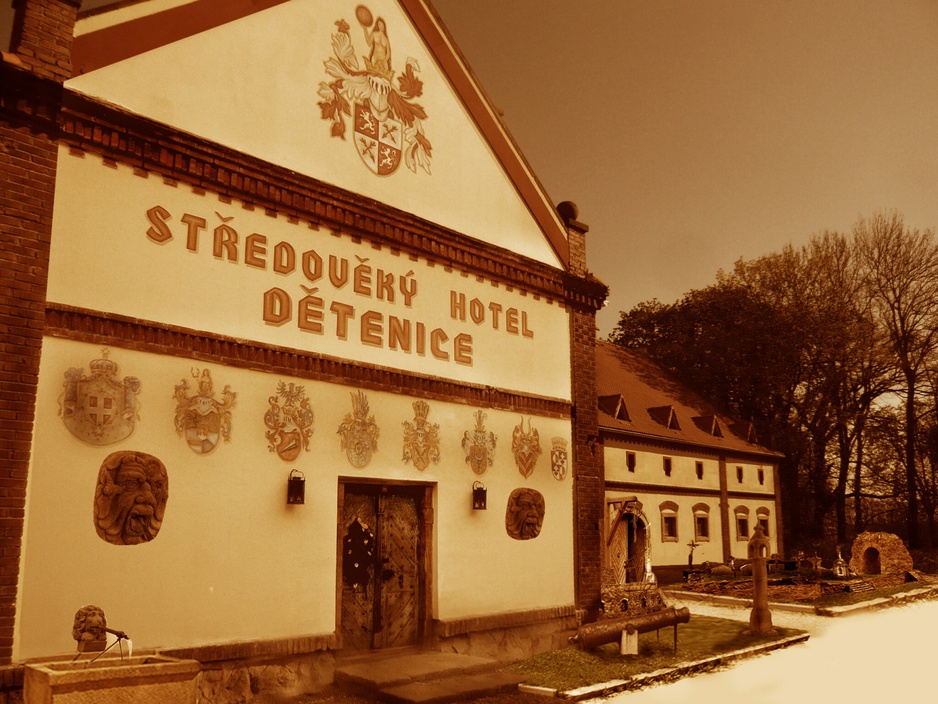 Medieval Hotel Dětenice