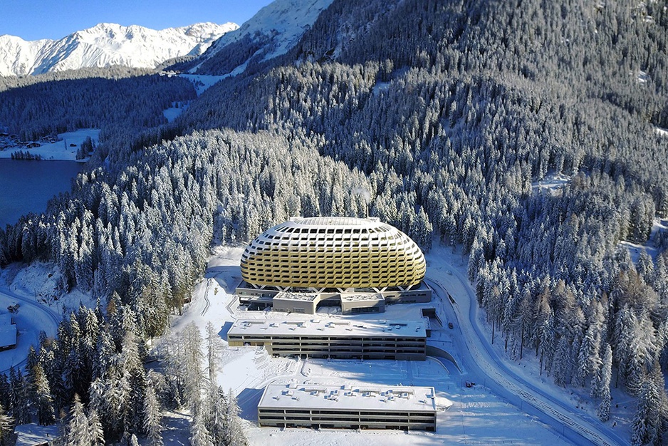 AlpenGold Hotel Snowy Building