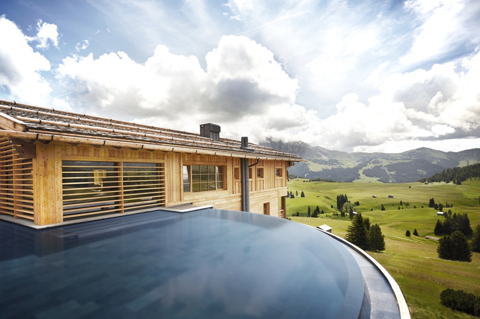 Outdoor pool with majestic mountain views