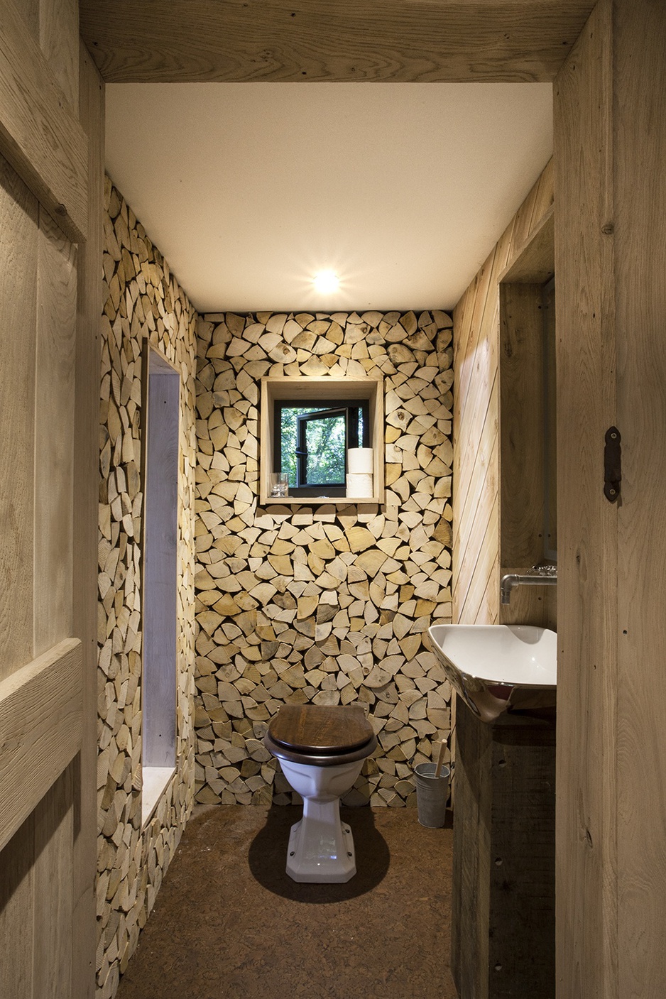 The Woodman's Treehouse toilet