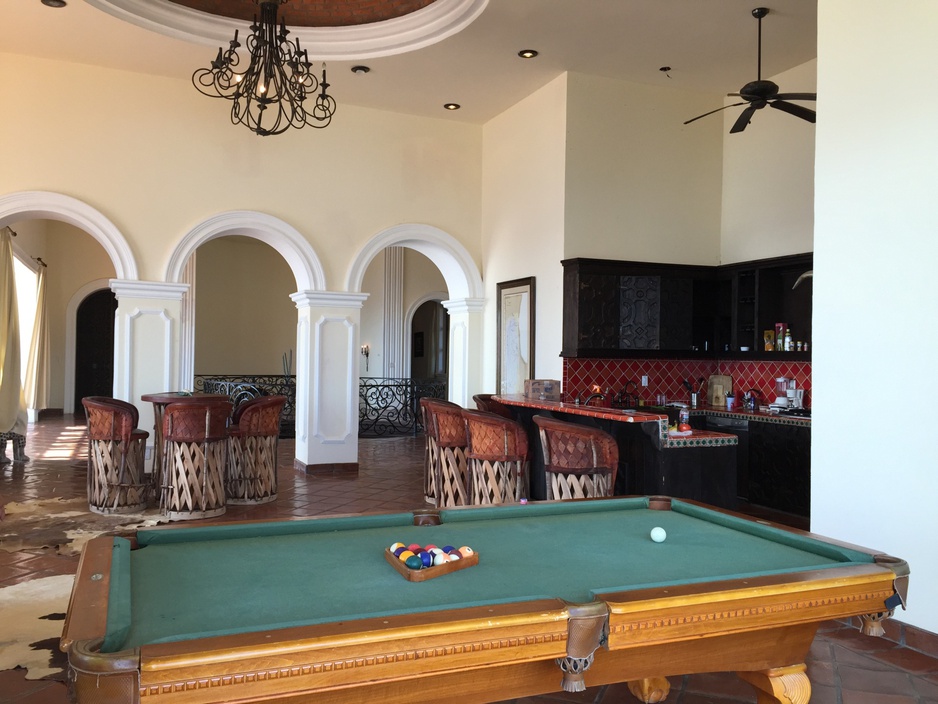 Hacienda Cerritos billiard in the lounge