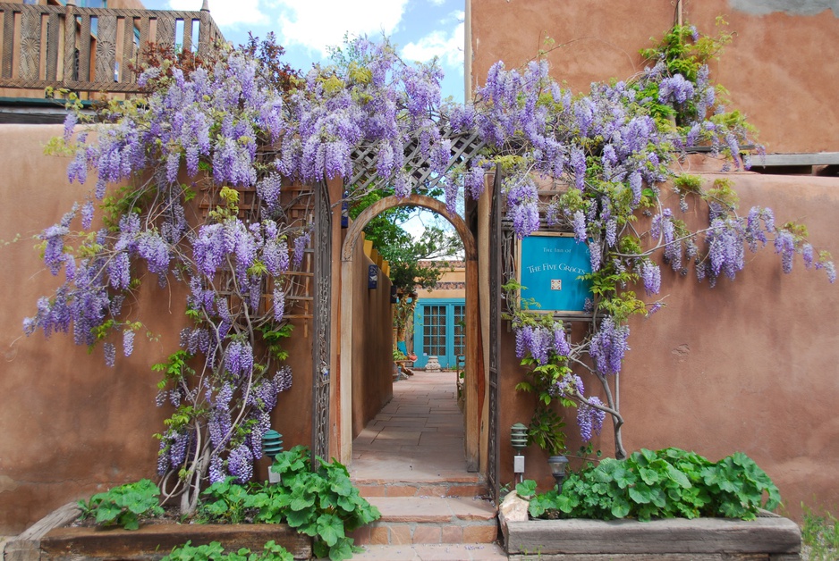 The Inn Of The Five Graces Hotel Grand Entrance