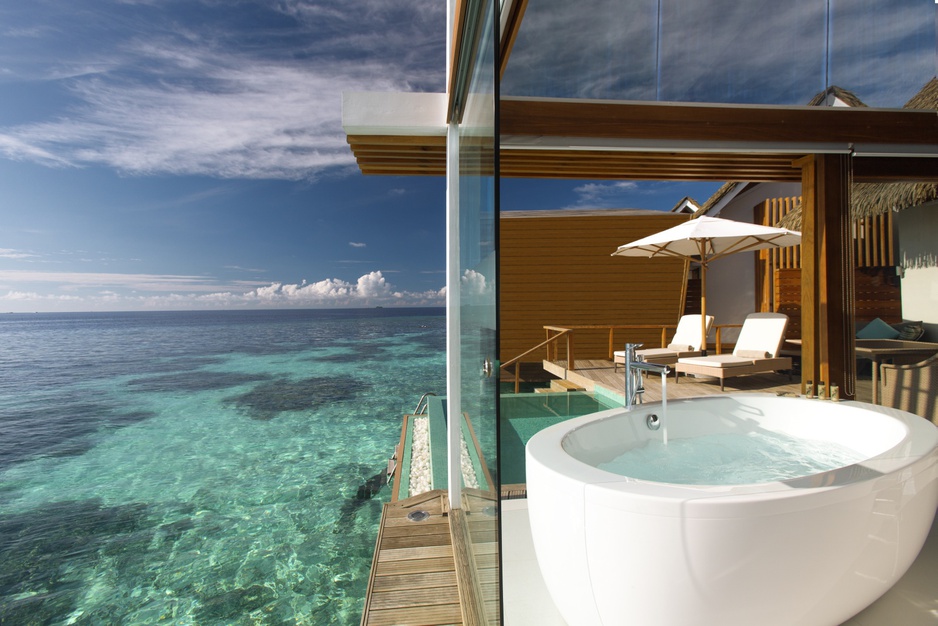 Kandolhu Island sea villa bathroom