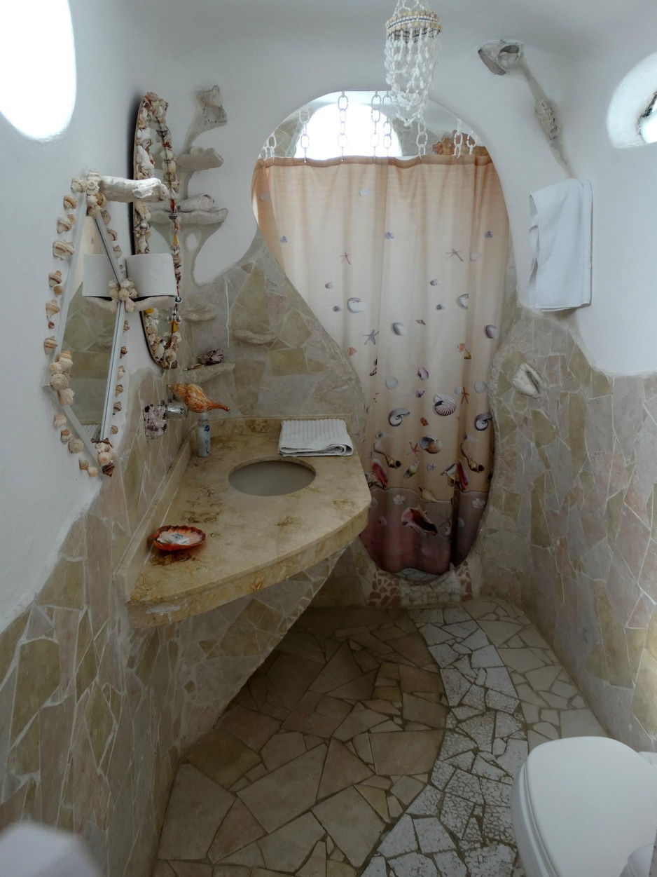 The Shell House bathroom