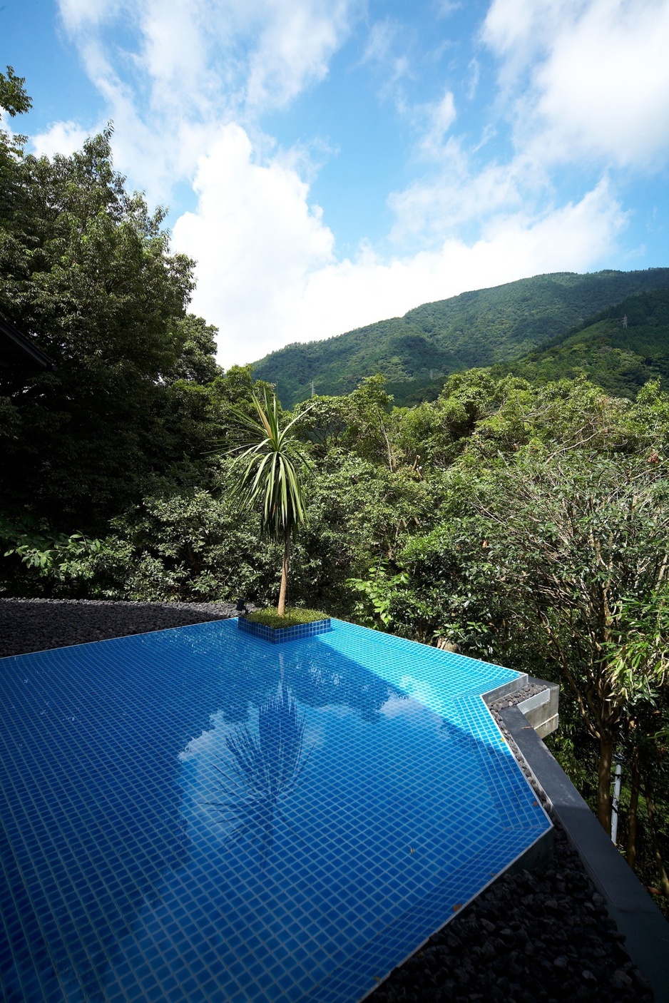 Hakone Ginyu swimming pool