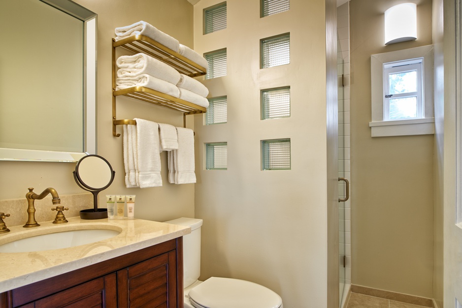 Napa Valley Railway Inn Station House Suite Bathroom