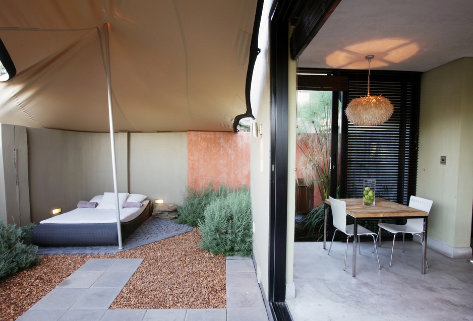 The Olive Exclusive sleep under the tent on the terrace