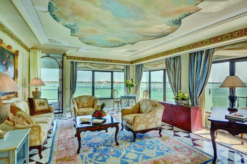 Belmond Hotel Cipriani suite with panoramic views