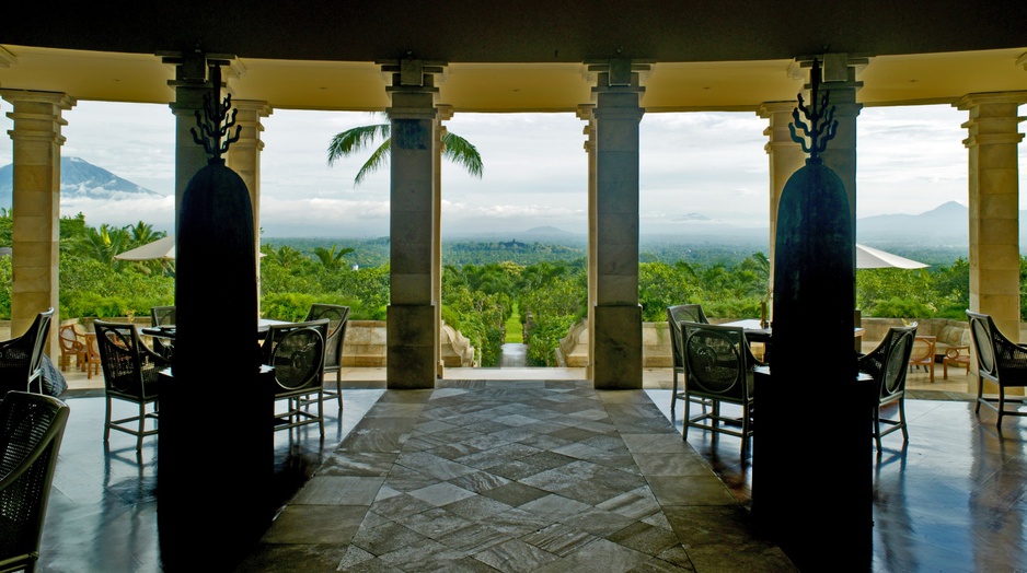 Amanjiwo view from lobby