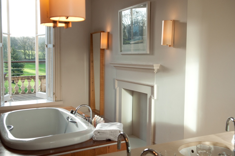 Bathroom with view on nature