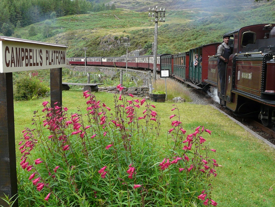 Campbell's railway station