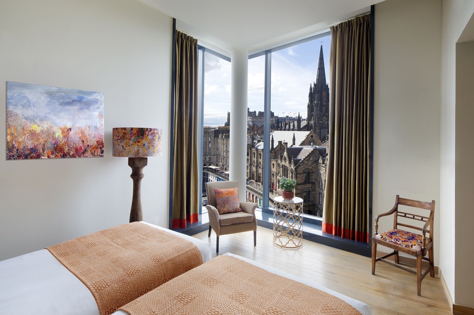 Royal Mile Edinburgh corner room