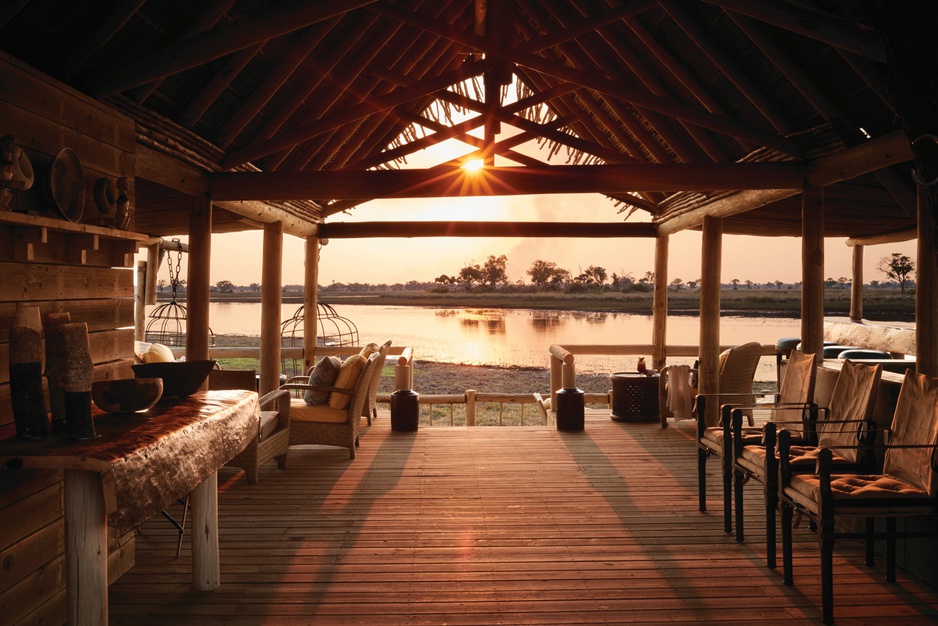 Belmond Eagle Island Lodge Bar Sunset View