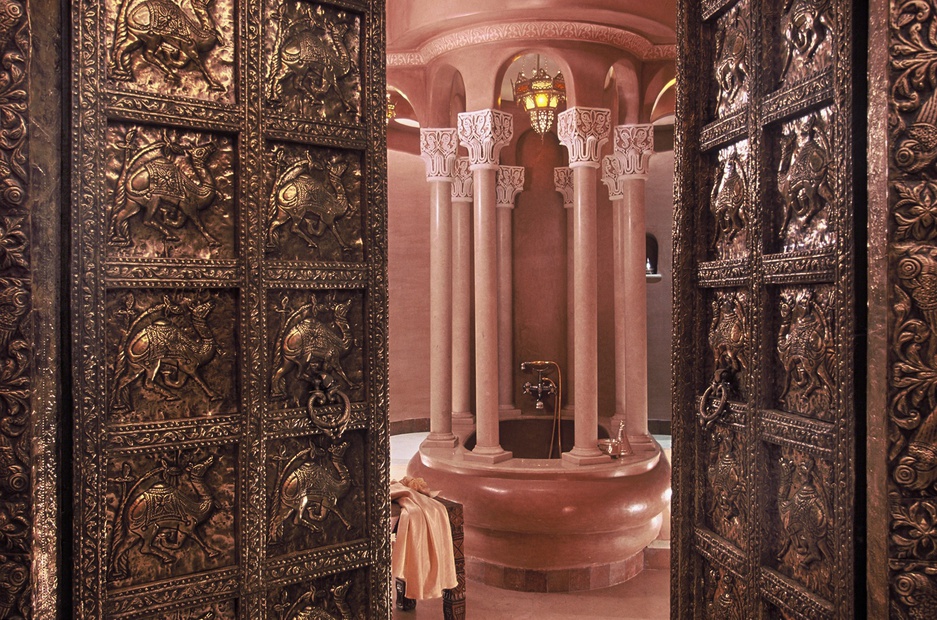 La Sultana Hotel Roman Temple Bathroom