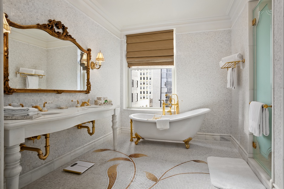 The Plaza Hotel Suite Bathroom With Vintage Freestanding Bathtub