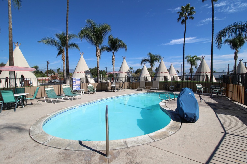 Wigwam Hotel Pool