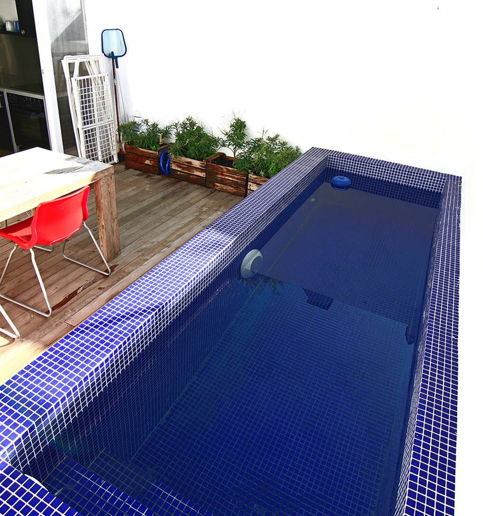 Container Home rooftop pool