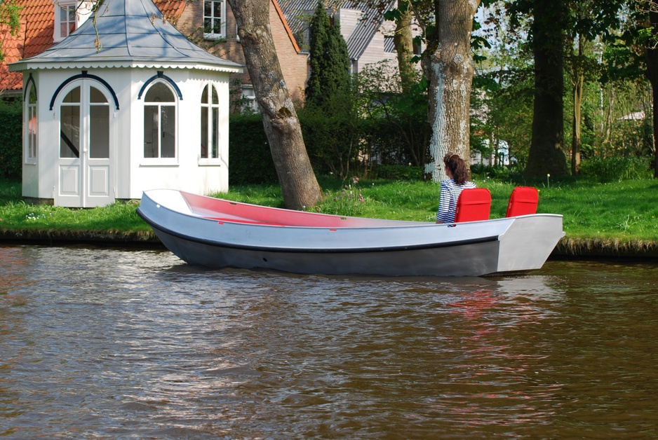 Riding on Sinneskou boat