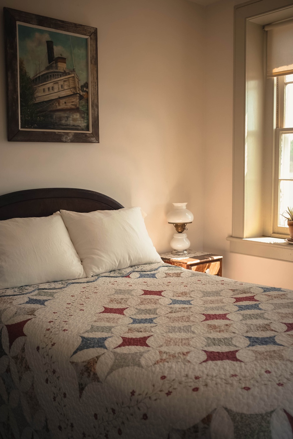 Saugerties Lighthouse bedroom