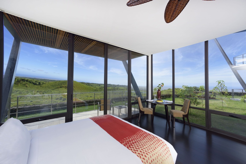 Pikaia Lodge terrace room