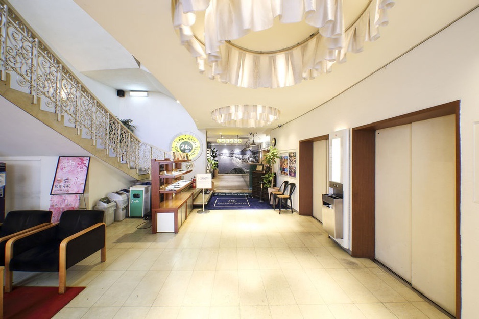 New Japan Capsule Hotel Cabana lobby