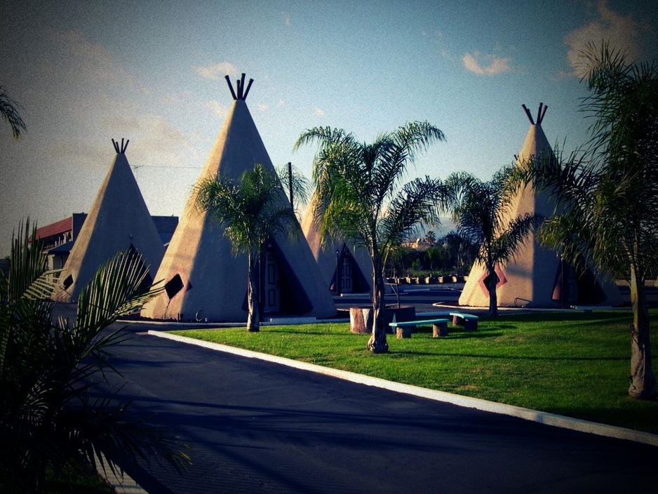 Wigwam Motel teepees