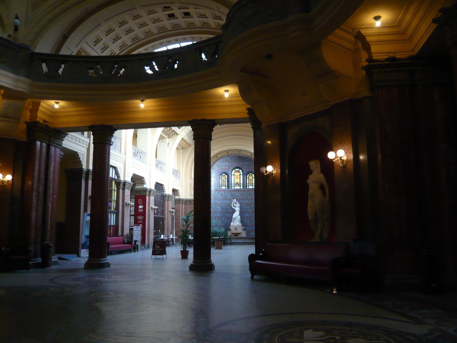 Gellert Spa interior